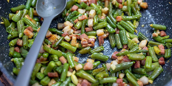 Zelené fazolky na slanince