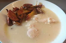 Cibulová omáčka, americké brambory