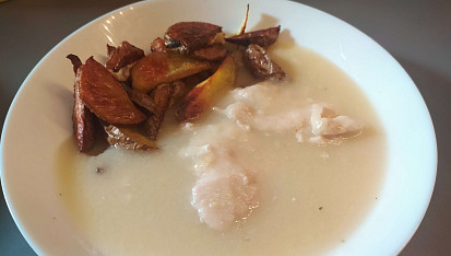 Cibulová omáčka od babičky, Cibulová omáčka, americké brambory