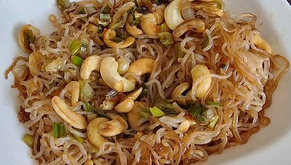 Shirataki nudle (Perfect Pasta) à la čínské nudle II, Moc dobré....já s kešu. Díky