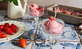 Jahodovo - tvarohová zmrzlina bez zmrzlinového strojku