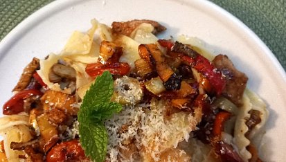Pappardelle s krůtím masem a zeleninou