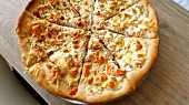 Pizza z domácí pekárny, S lososem a smetanou