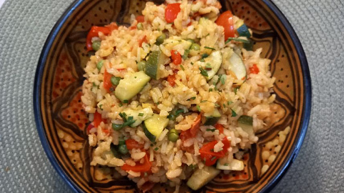 Zeleninová pánev se šafránovou rýží
