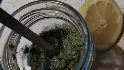 Bazalkové pesto (vegan)