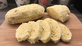 Houskové knedlíky