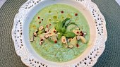 Letní, osvěžující okurkové gazpacho