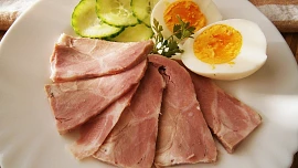 Vepřová krkovice dušená v šunkovaru