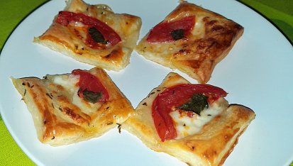 Malá pizza k vínu