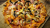 Pizza z těsta z bílého jogurtu