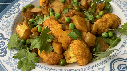 Indický květák s bramborem - Aloo Gobi