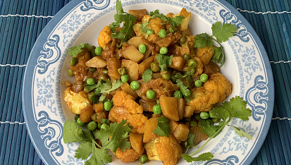 Indický květák s bramborem - Aloo Gobi