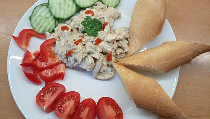 Pikantní drůbeží salát s bonusem, Levný drůbeží salát