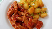 Brambory s masem