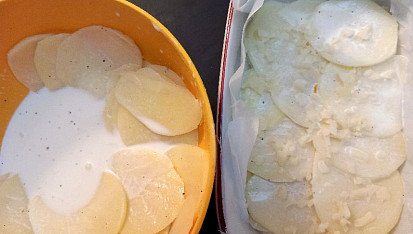 Bramborové pavé s vepřovou panenkou a omáčkou se zeleným pepřem