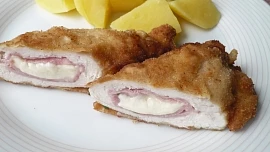 Smažená kuřecí kapsa se šunkou a sýrem - Cordon Bleu