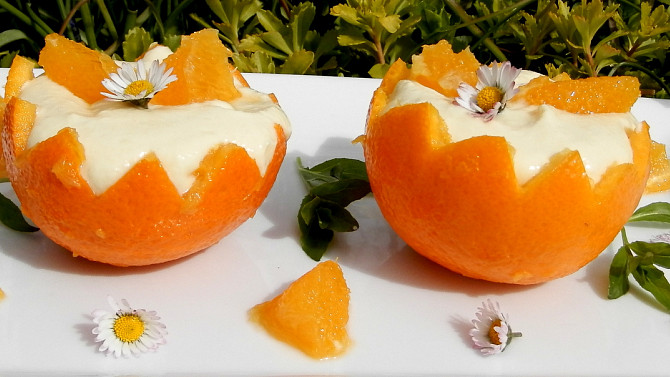 Pomerančový krém v pomerančových miskách
