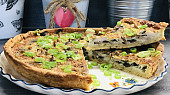 Quiche s kuřecím masem a žampiony