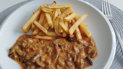 Houbový " Stroganoff"