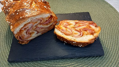 Rolovaná spletená pizza