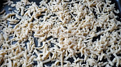 Strouhání, drobení, mrvenička - zavářka do polévky