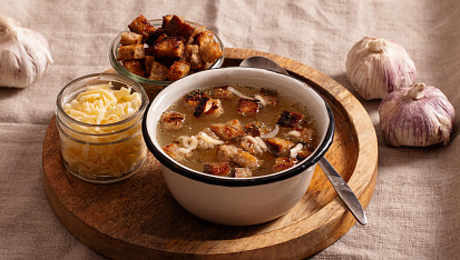 Česnečka se sýrem - recept od babičky