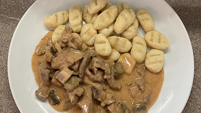 Hovězí Stroganov se žampiony