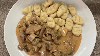 Hovězí Stroganov se žampiony