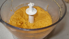 Pomazánka z cizrny a mrkve