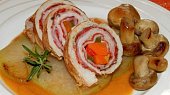 Vepřové roládky s kedlubnou a žampiony