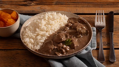 Drůbeží játra na cibulce s rýží