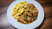 Patizonové plátky na houbách s gnocchi
