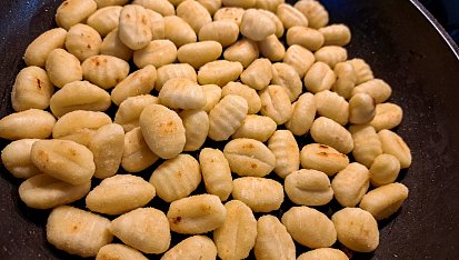 Patizonové plátky na houbách s gnocchi