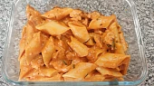 Těstoviny s kuřecím masem v delikatesní omáčce, Těstoviny s kuřecím masem v delikatesní omáčce