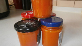 Chilli omáčka (cvrndová chilli omáčka) Chilli omáčka (cvrndová chilli omáčka)