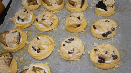 Kynuté koláče s drobenkou Kynuté koláče s drobenkou