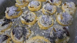 Kynuté koláče s drobenkou Kynuté koláče s drobenkou