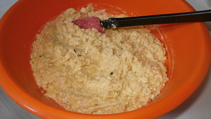 Pizza z cukety bez mouky, těsto je s bílém tofu