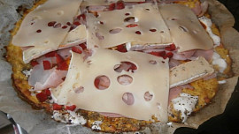 Pizza z cukety bez mouky Pizza z cukety bez mouky