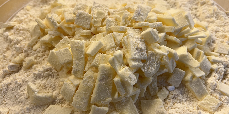 Zapracování másla na plátky