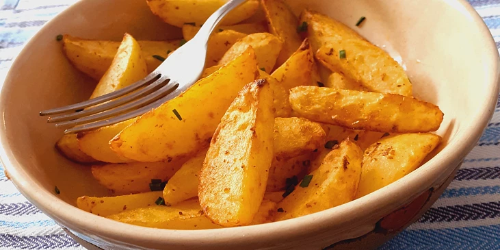 Brambory pečené v horkovzdušné fritéze