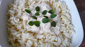 Těstoviny s nivovou omáčkou a kuřecím masem / dietní