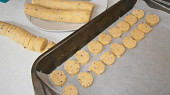 Křehké sušenky s levandulí a tymiánem