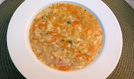 Květáková polévka s mrkví a kapáním