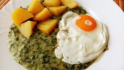 Omáčka z lahůdkové cibule a pesta z pažitky