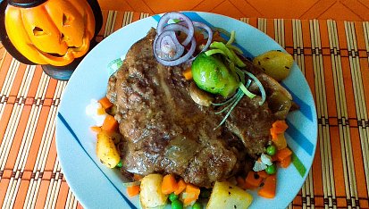 Ossobuco na víně a zelenině, Ossobuco na zelenine, opekané zemiaky