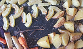 Řízky z divočáka s pečenou zeleninou a bramborami