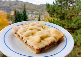Jablkový koláč z křehkého těsta "Pellico"