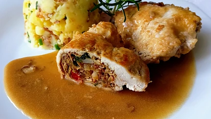 Vepřové kapsy plněné sušenými houbami