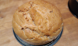 Domácí chléb ze žitné a hladké pšeničné mouky